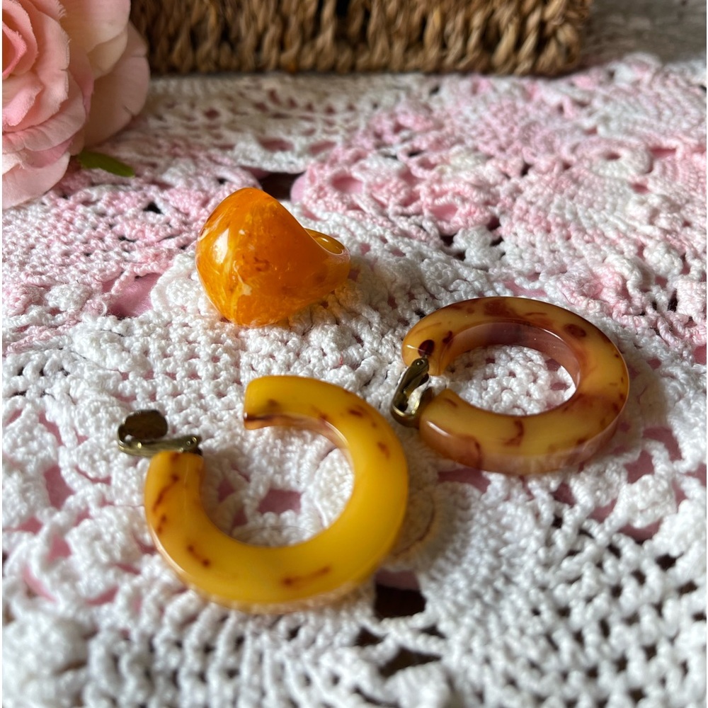 Vintage Bakelite ring and Earring set